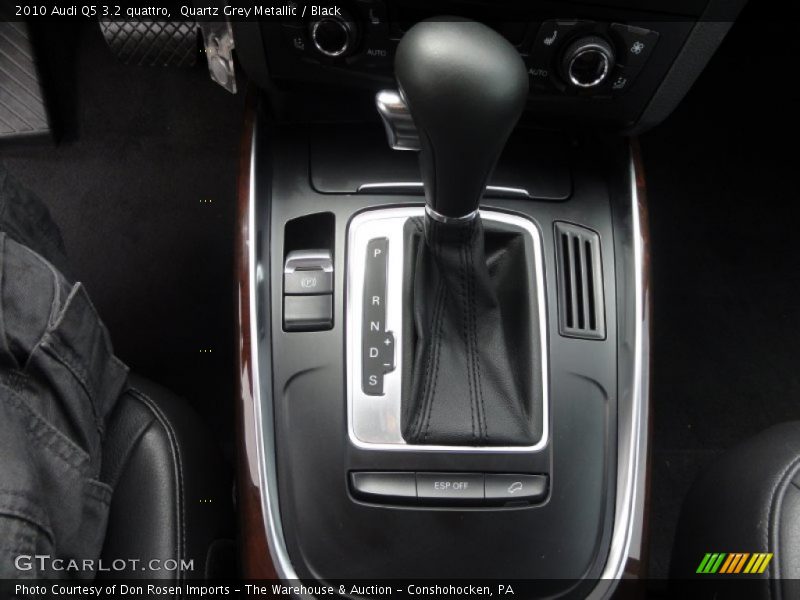 Quartz Grey Metallic / Black 2010 Audi Q5 3.2 quattro
