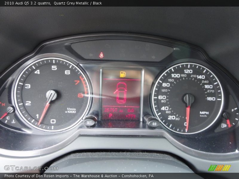 Quartz Grey Metallic / Black 2010 Audi Q5 3.2 quattro