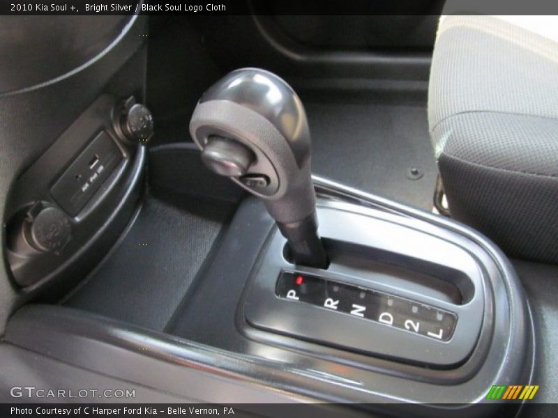 Bright Silver / Black Soul Logo Cloth 2010 Kia Soul +