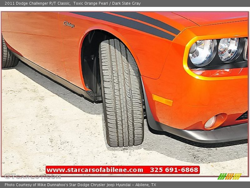 Toxic Orange Pearl / Dark Slate Gray 2011 Dodge Challenger R/T Classic