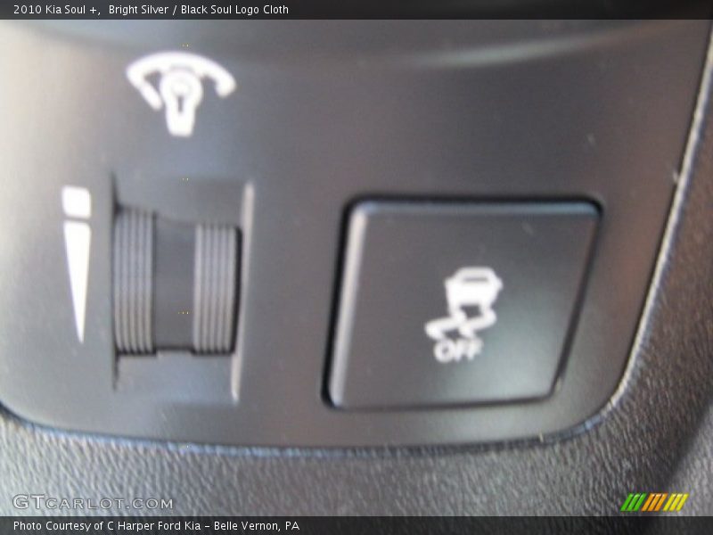 Bright Silver / Black Soul Logo Cloth 2010 Kia Soul +