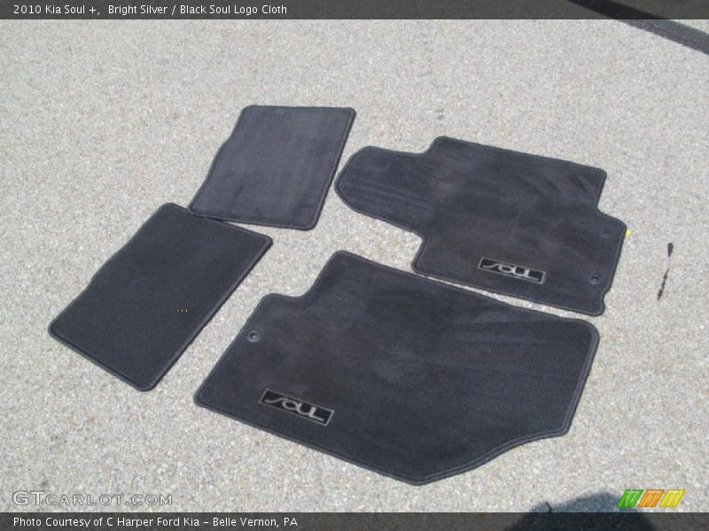 Bright Silver / Black Soul Logo Cloth 2010 Kia Soul +