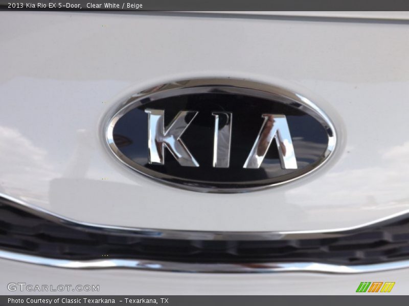 Clear White / Beige 2013 Kia Rio EX 5-Door
