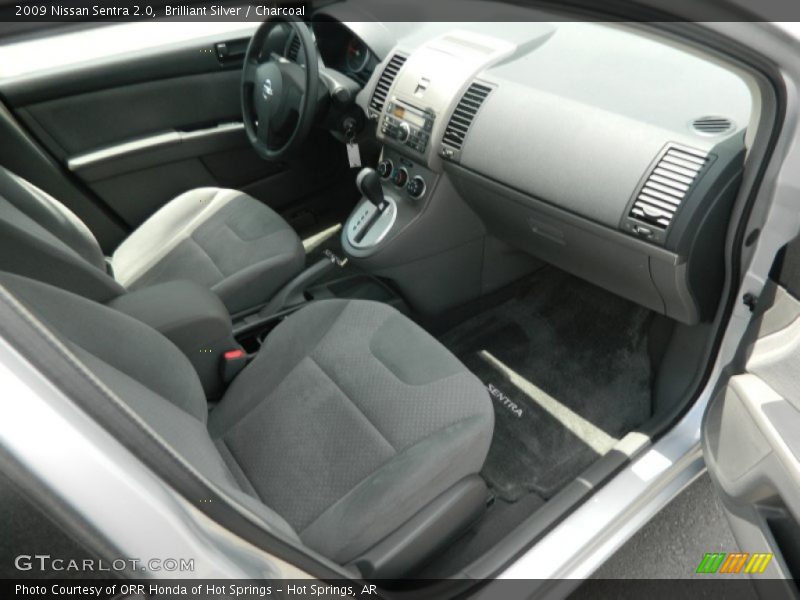 Brilliant Silver / Charcoal 2009 Nissan Sentra 2.0