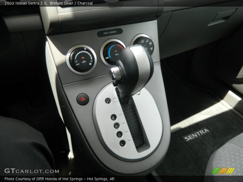 Brilliant Silver / Charcoal 2009 Nissan Sentra 2.0