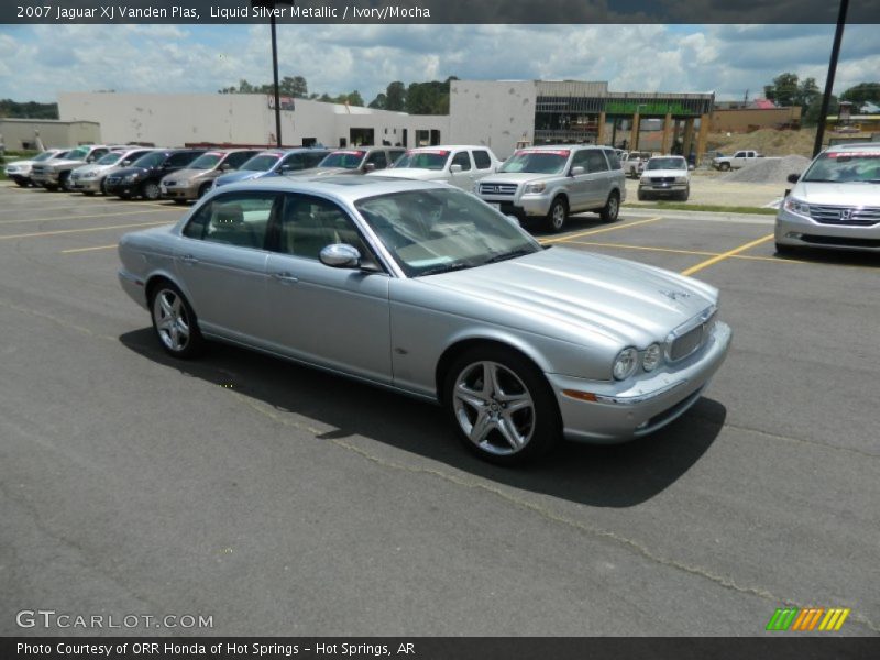 Liquid Silver Metallic / Ivory/Mocha 2007 Jaguar XJ Vanden Plas