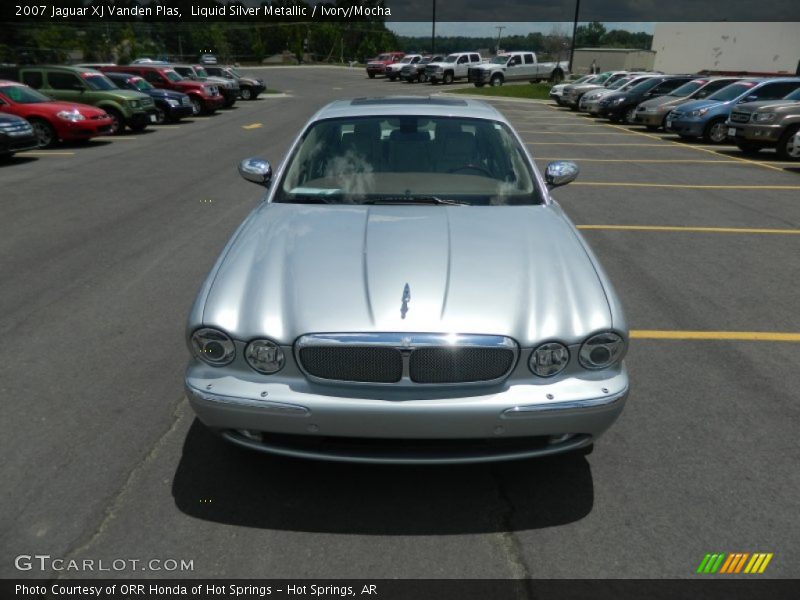 Liquid Silver Metallic / Ivory/Mocha 2007 Jaguar XJ Vanden Plas