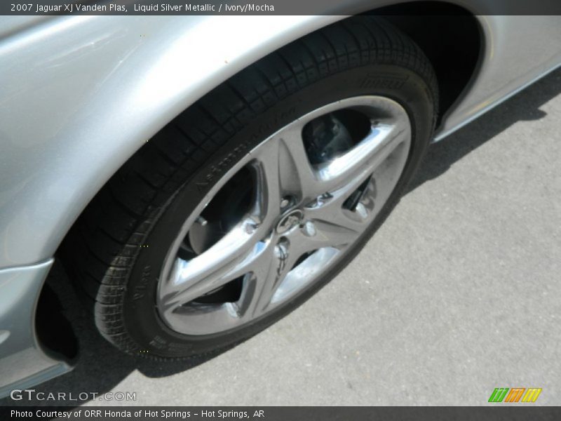 Liquid Silver Metallic / Ivory/Mocha 2007 Jaguar XJ Vanden Plas