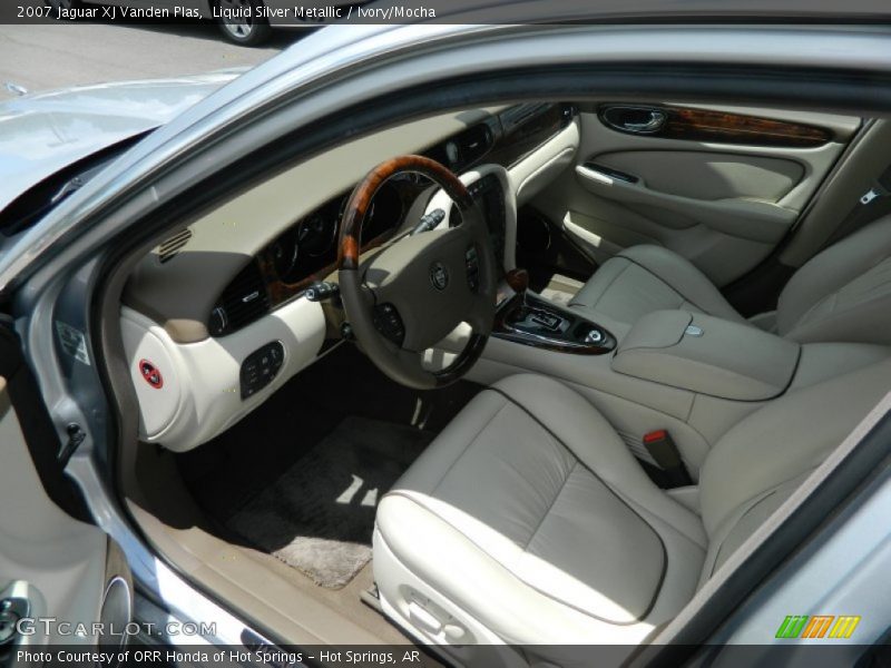 Liquid Silver Metallic / Ivory/Mocha 2007 Jaguar XJ Vanden Plas