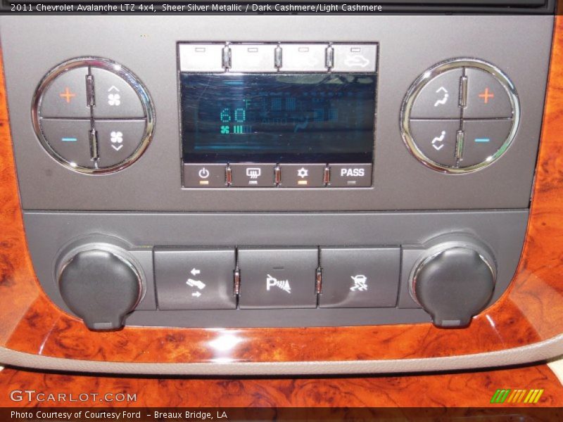 Sheer Silver Metallic / Dark Cashmere/Light Cashmere 2011 Chevrolet Avalanche LTZ 4x4