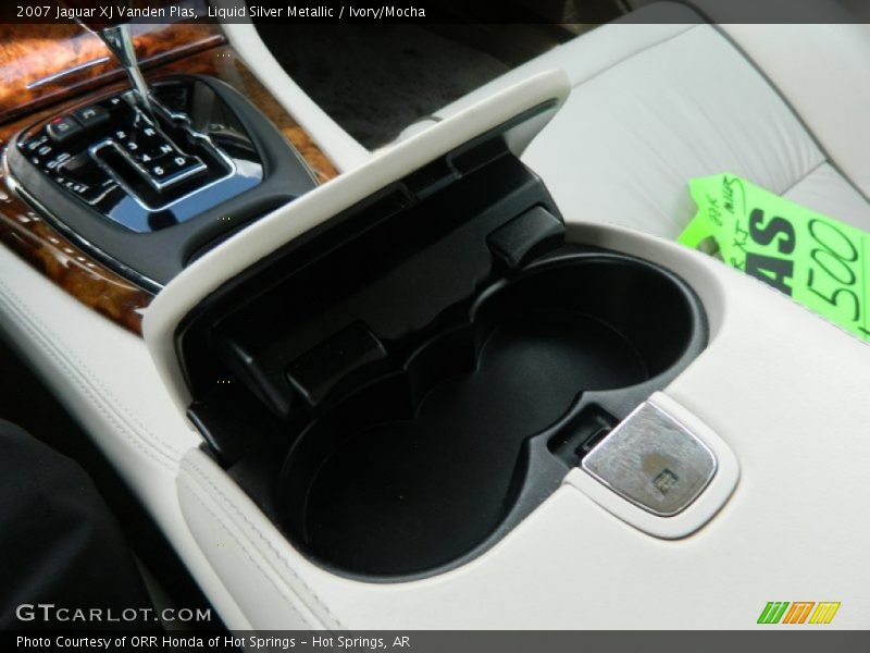 Liquid Silver Metallic / Ivory/Mocha 2007 Jaguar XJ Vanden Plas