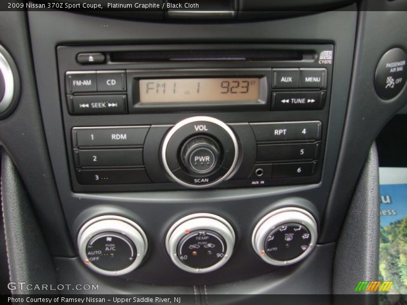 Audio System of 2009 370Z Sport Coupe