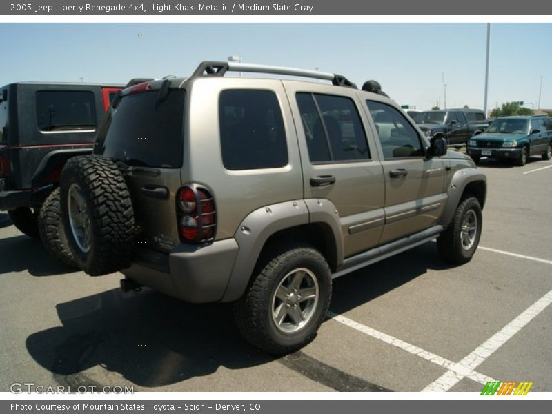 Light Khaki Metallic / Medium Slate Gray 2005 Jeep Liberty Renegade 4x4