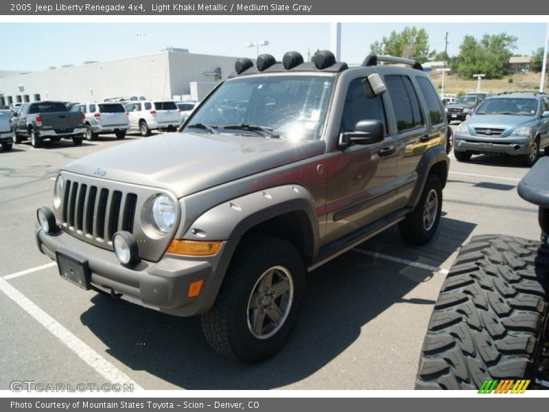 Light Khaki Metallic / Medium Slate Gray 2005 Jeep Liberty Renegade 4x4