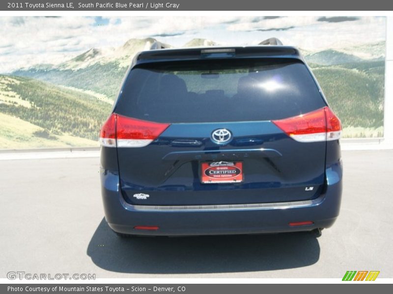 South Pacific Blue Pearl / Light Gray 2011 Toyota Sienna LE