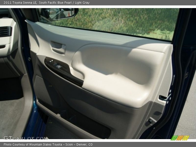 South Pacific Blue Pearl / Light Gray 2011 Toyota Sienna LE