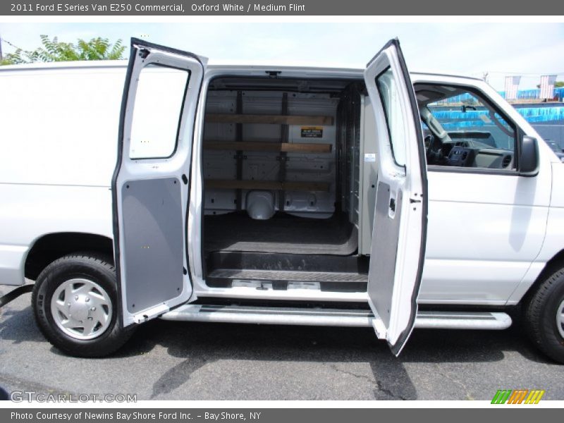 Oxford White / Medium Flint 2011 Ford E Series Van E250 Commercial