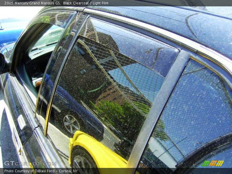 Black Clearcoat / Light Flint 2005 Mercury Grand Marquis GS