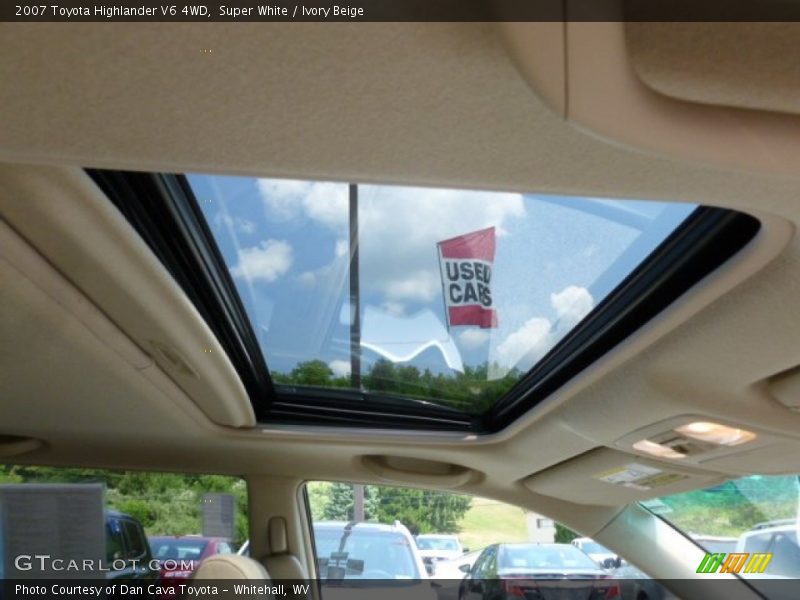 Super White / Ivory Beige 2007 Toyota Highlander V6 4WD