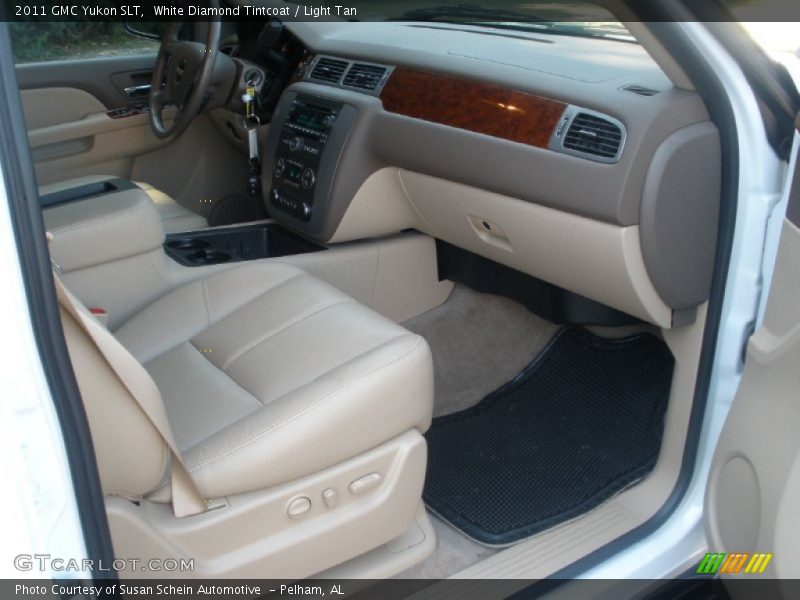 White Diamond Tintcoat / Light Tan 2011 GMC Yukon SLT