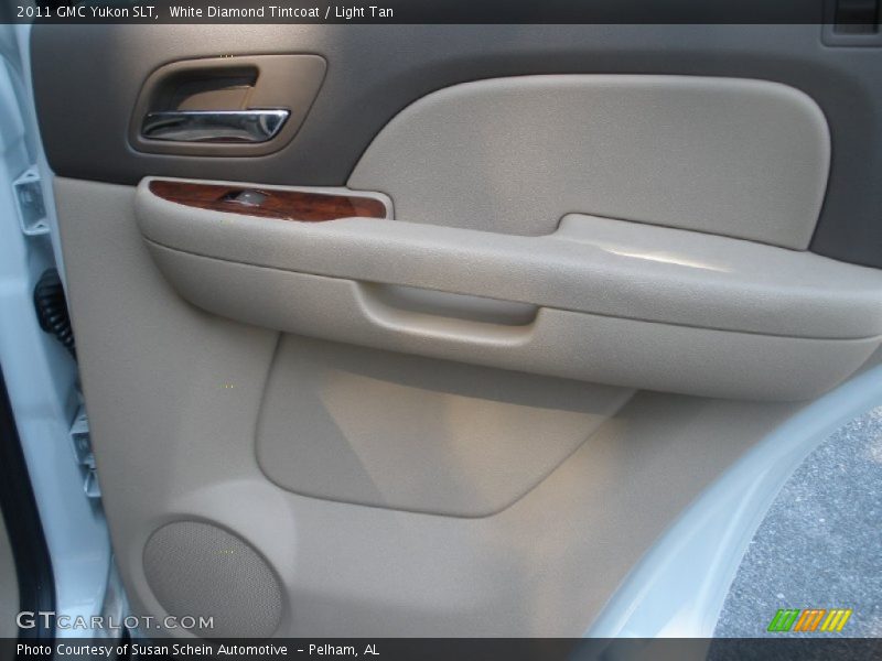 White Diamond Tintcoat / Light Tan 2011 GMC Yukon SLT