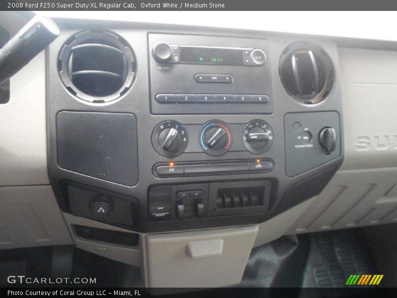 Oxford White / Medium Stone 2008 Ford F250 Super Duty XL Regular Cab