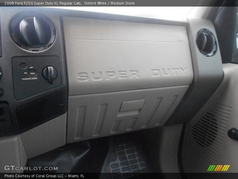 Oxford White / Medium Stone 2008 Ford F250 Super Duty XL Regular Cab