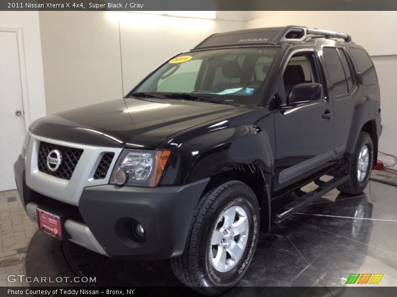 Super Black / Gray 2011 Nissan Xterra X 4x4
