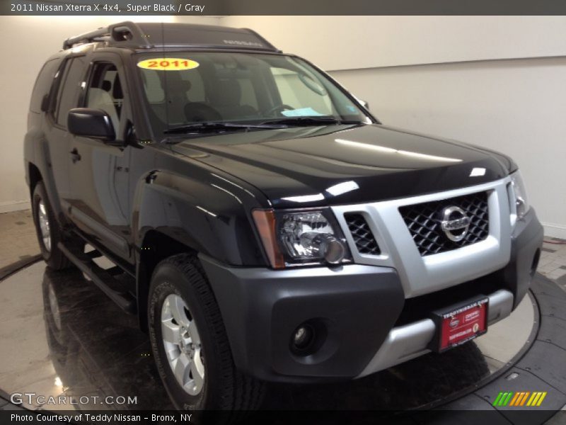 Super Black / Gray 2011 Nissan Xterra X 4x4