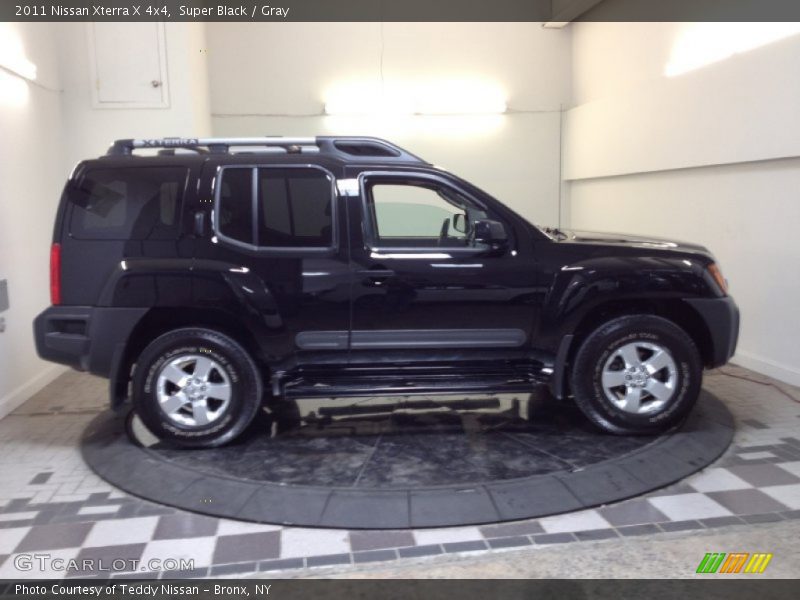 Super Black / Gray 2011 Nissan Xterra X 4x4