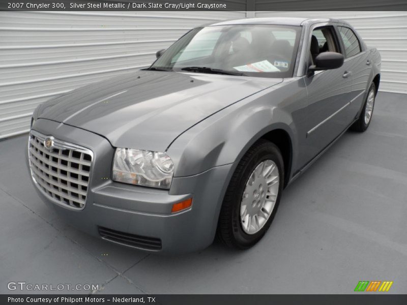 Front 3/4 View of 2007 300 