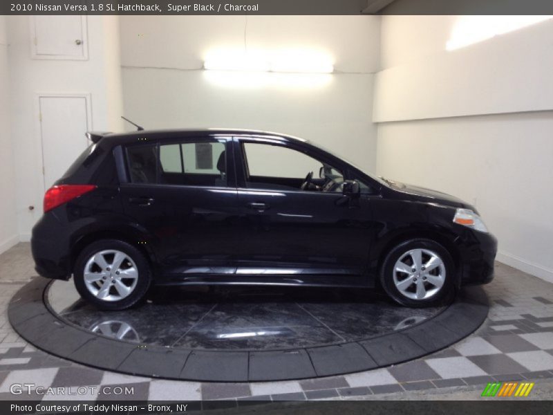 Super Black / Charcoal 2010 Nissan Versa 1.8 SL Hatchback