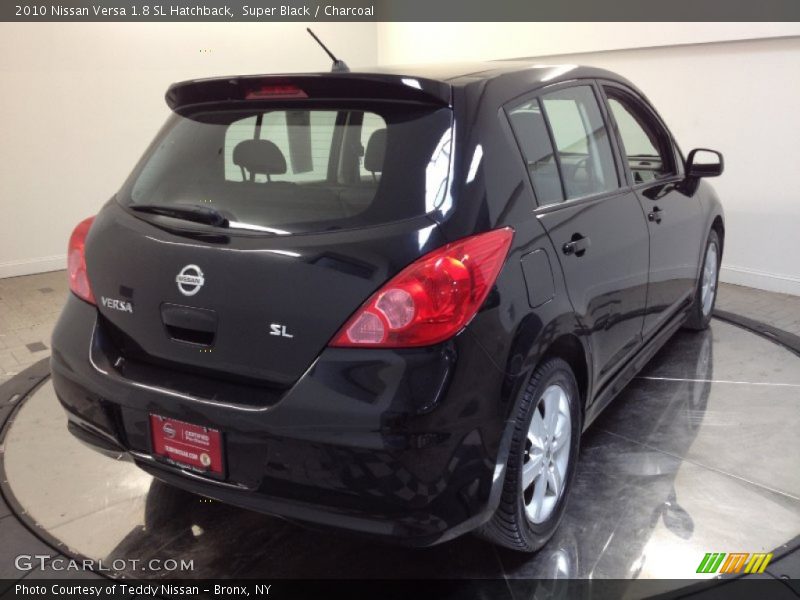 Super Black / Charcoal 2010 Nissan Versa 1.8 SL Hatchback