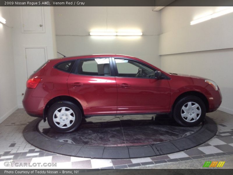 Venom Red / Gray 2009 Nissan Rogue S AWD