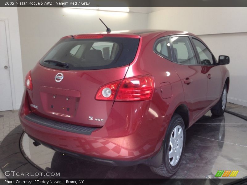 Venom Red / Gray 2009 Nissan Rogue S AWD