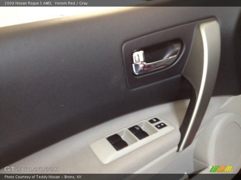 Venom Red / Gray 2009 Nissan Rogue S AWD