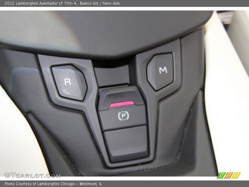 Controls of 2012 Aventador LP 700-4