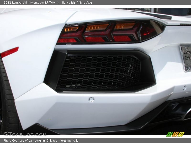 Bianco Isis / Nero Ade 2012 Lamborghini Aventador LP 700-4