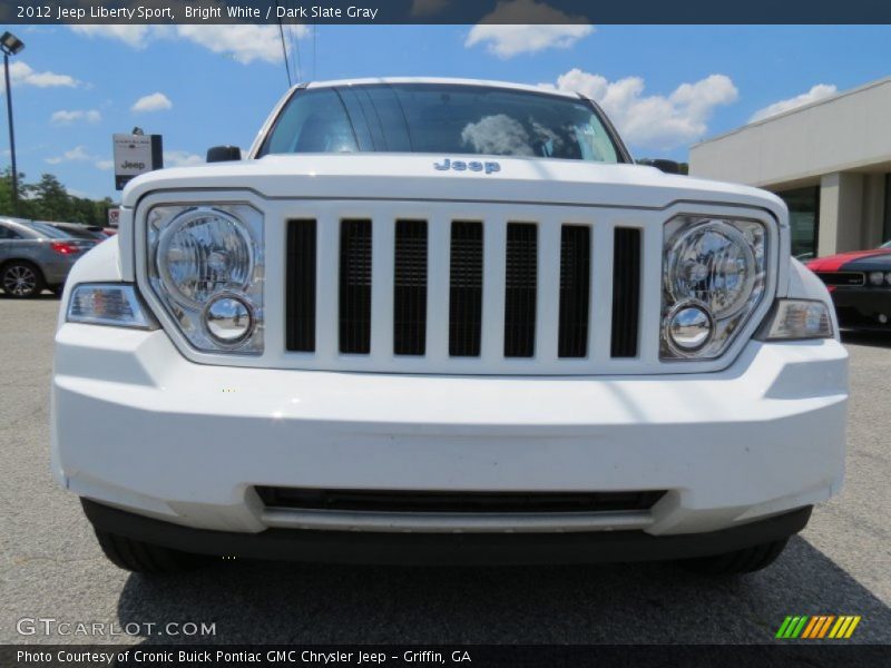 Bright White / Dark Slate Gray 2012 Jeep Liberty Sport