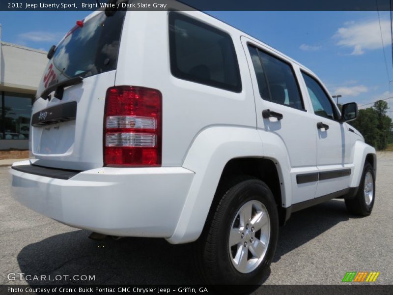Bright White / Dark Slate Gray 2012 Jeep Liberty Sport