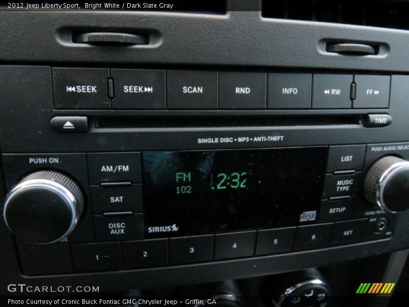 Bright White / Dark Slate Gray 2012 Jeep Liberty Sport