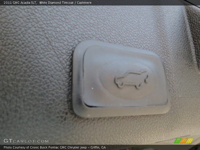 White Diamond Tintcoat / Cashmere 2011 GMC Acadia SLT