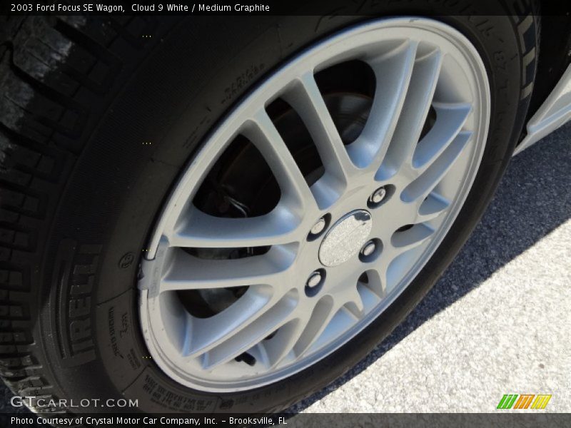 Cloud 9 White / Medium Graphite 2003 Ford Focus SE Wagon