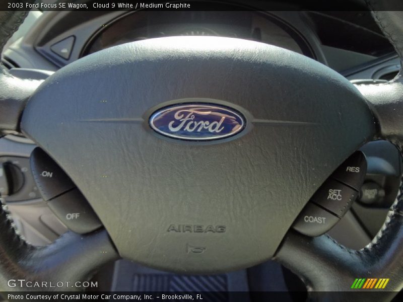 Cloud 9 White / Medium Graphite 2003 Ford Focus SE Wagon