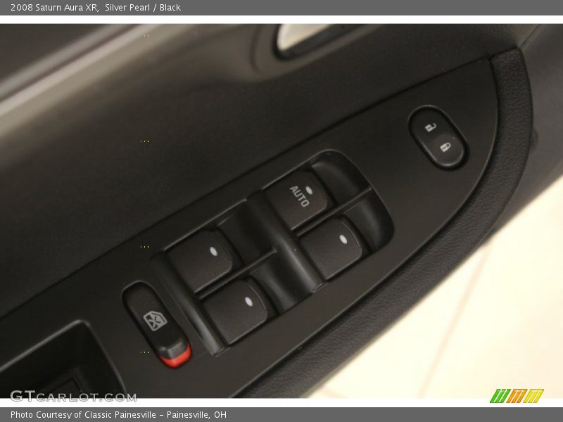 Silver Pearl / Black 2008 Saturn Aura XR