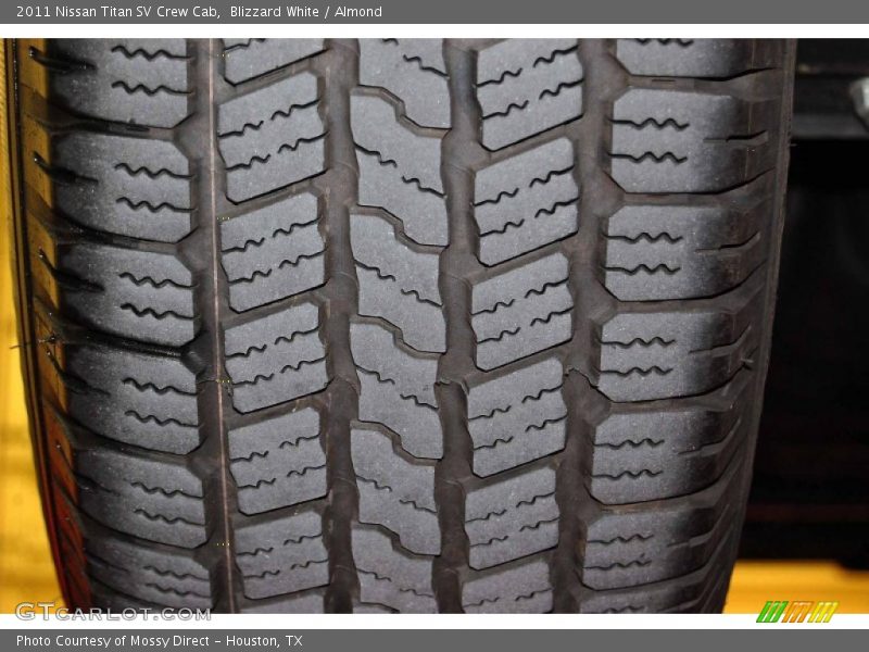 Blizzard White / Almond 2011 Nissan Titan SV Crew Cab