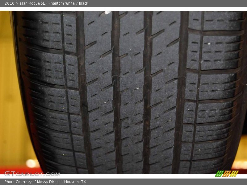 Phantom White / Black 2010 Nissan Rogue SL