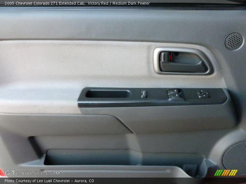 Victory Red / Medium Dark Pewter 2005 Chevrolet Colorado Z71 Extended Cab