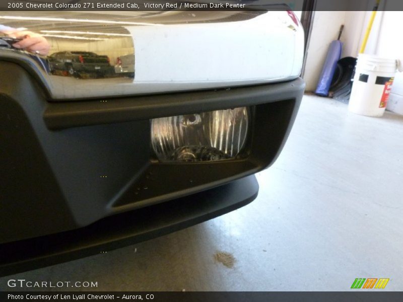 Victory Red / Medium Dark Pewter 2005 Chevrolet Colorado Z71 Extended Cab