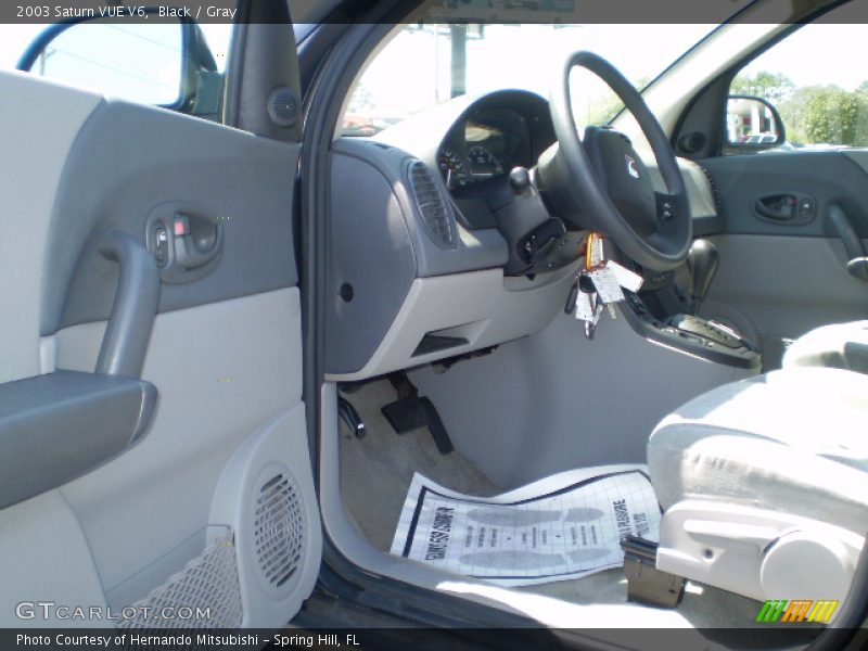 Black / Gray 2003 Saturn VUE V6